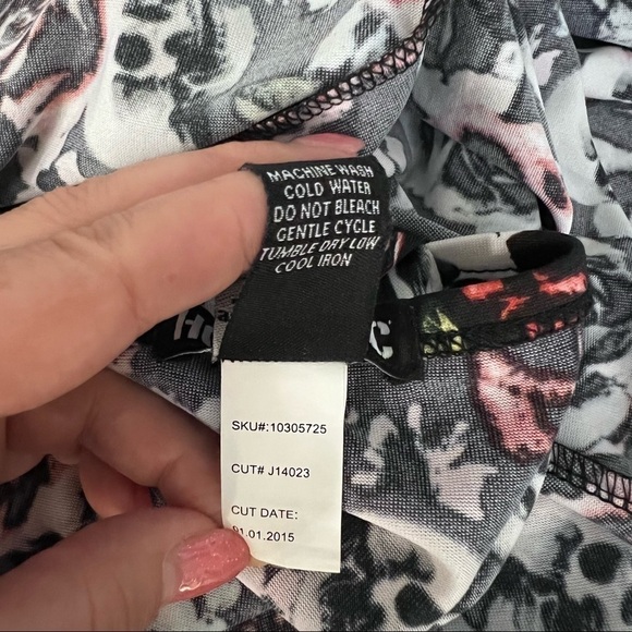 Hot Topic skulls and roses pinup keyhole back mini dress, stretchy, black,SM - Picture 13 of 13